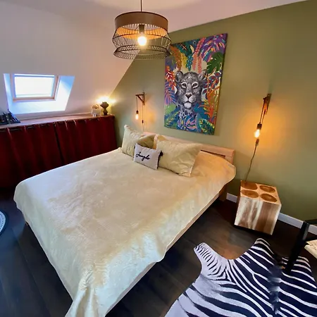 Le Clos De La Chapelle בית הארחה 3*