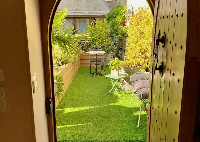 Le Clos De La Chapelle בית הארחה