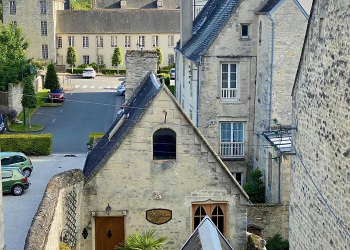 Le Clos De La Chapelle 3* באיו