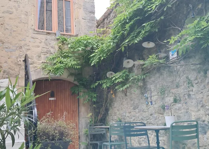 Le Clos De La Chapelle בית הארחה 3*