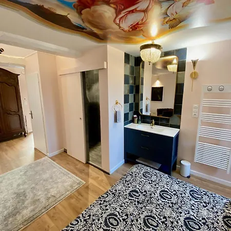 Le Clos De La Chapelle بيت ضيافة بايو